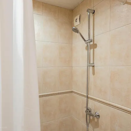 Apartment Burov - Artistic In The Heart Of Suitable For Up To 4 Guests *