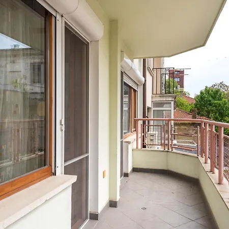 Burov - Artistic In The Heart Of Suitable For Up To 4 Guests Varna