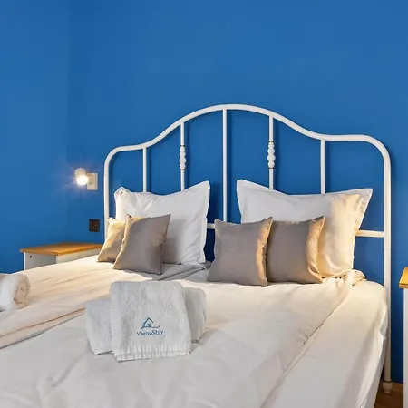 Center Artistic Nest Апартамент *