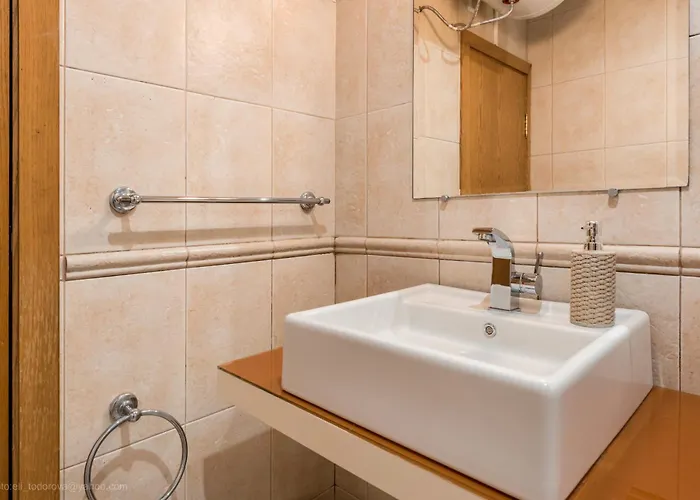 شقة Burov - Artistic In The Heart Of Suitable For Up To 4 Guests *