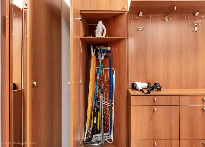 Burov - Artistic In The Heart Of Suitable For Up To 4 Guests