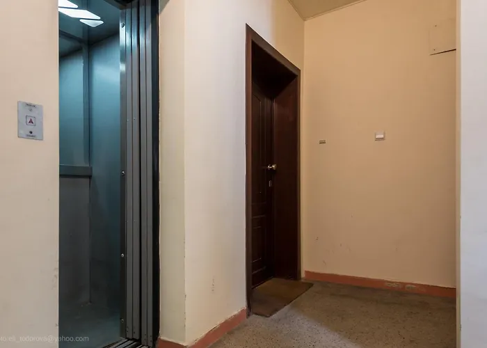 Burov - Artistic In The Heart Of Suitable For Up To 4 Guests