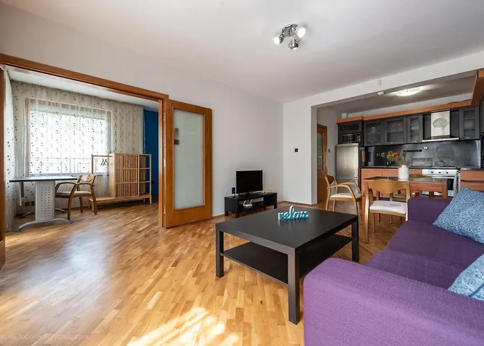 Burov - Artistic In The Heart Of Suitable For Up To 4 Guests فارنا