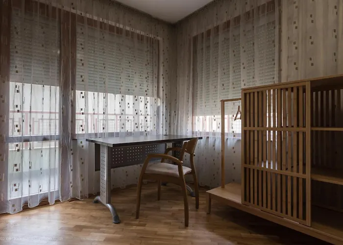 Burov - Artistic In The Heart Of Suitable For Up To 4 Guests فارنا