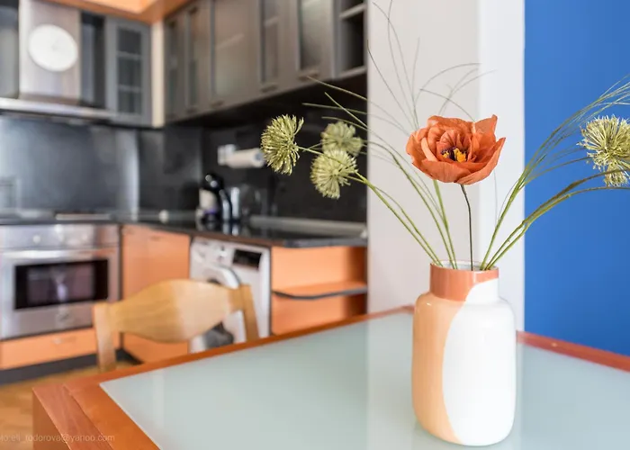 شقة Burov - Artistic In The Heart Of Suitable For Up To 4 Guests