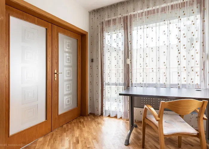 شقة Burov - Artistic In The Heart Of Suitable For Up To 4 Guests *